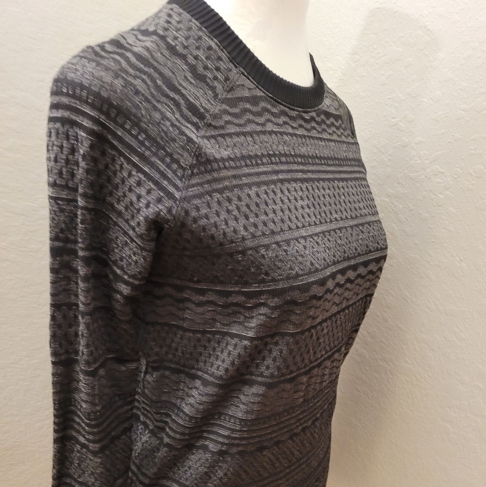 Lululemon Athletica Women Black/Grey Sweater NWOT